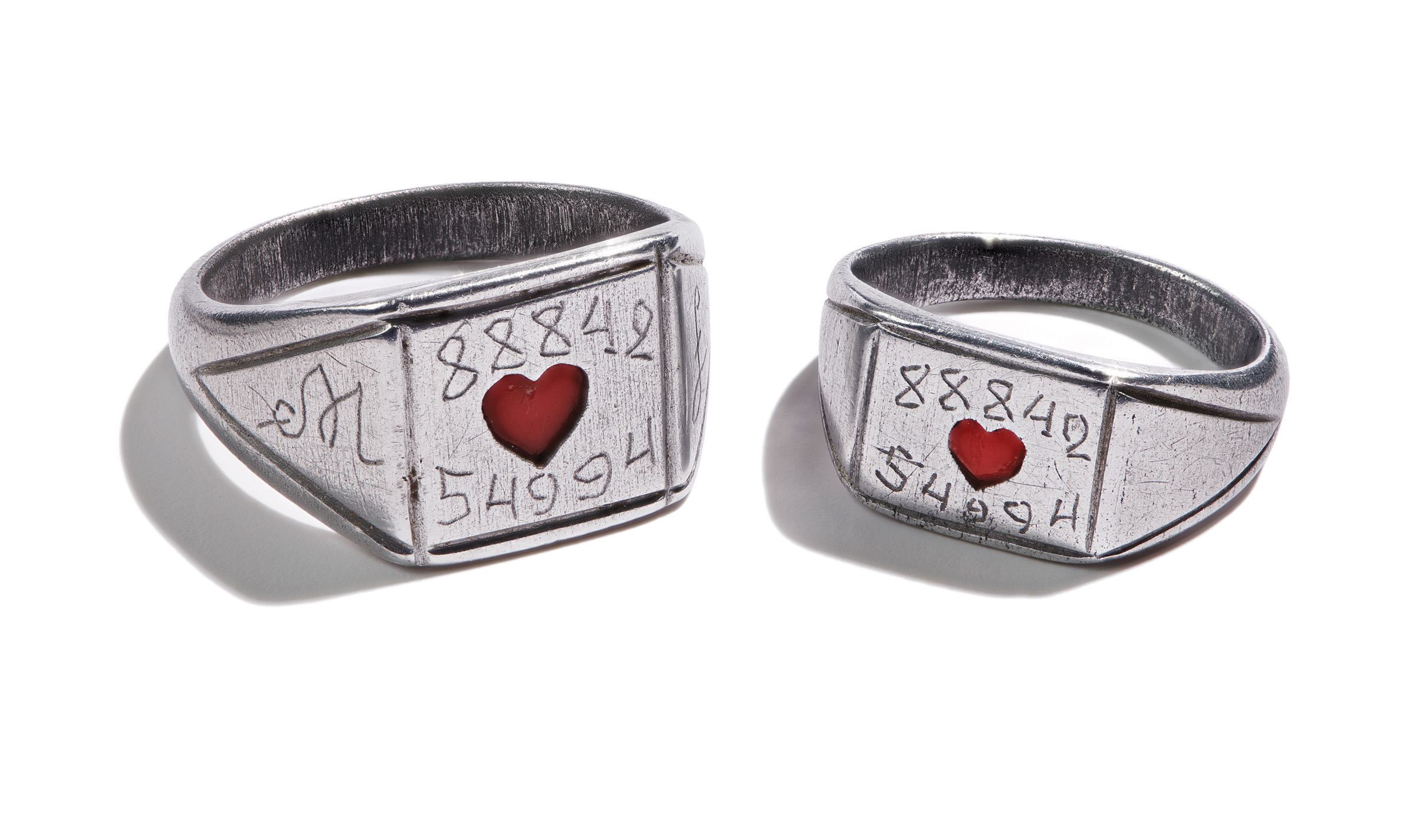 Rings of Leib Krycberg and Miriam Litman, before 1945, engraved with their prisoner numbers