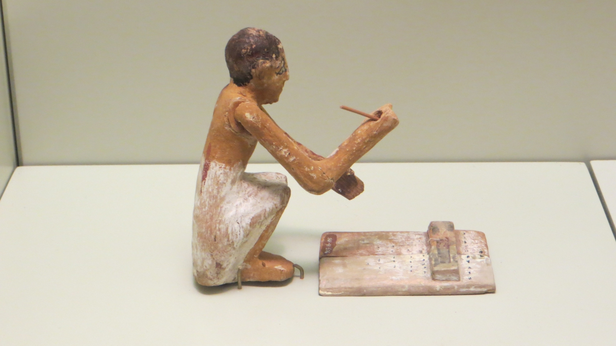 Photo of a statue of a scribe
