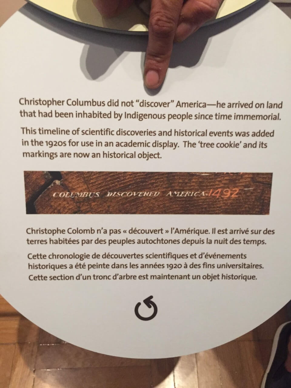 étiquette décrivant la découverte de Christopher Columbu.