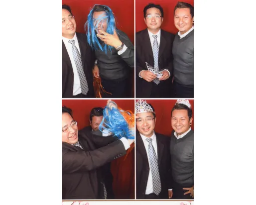 Hon Lu avec son cousin, Shanobi Lam, lors du mariage de leur cousin.