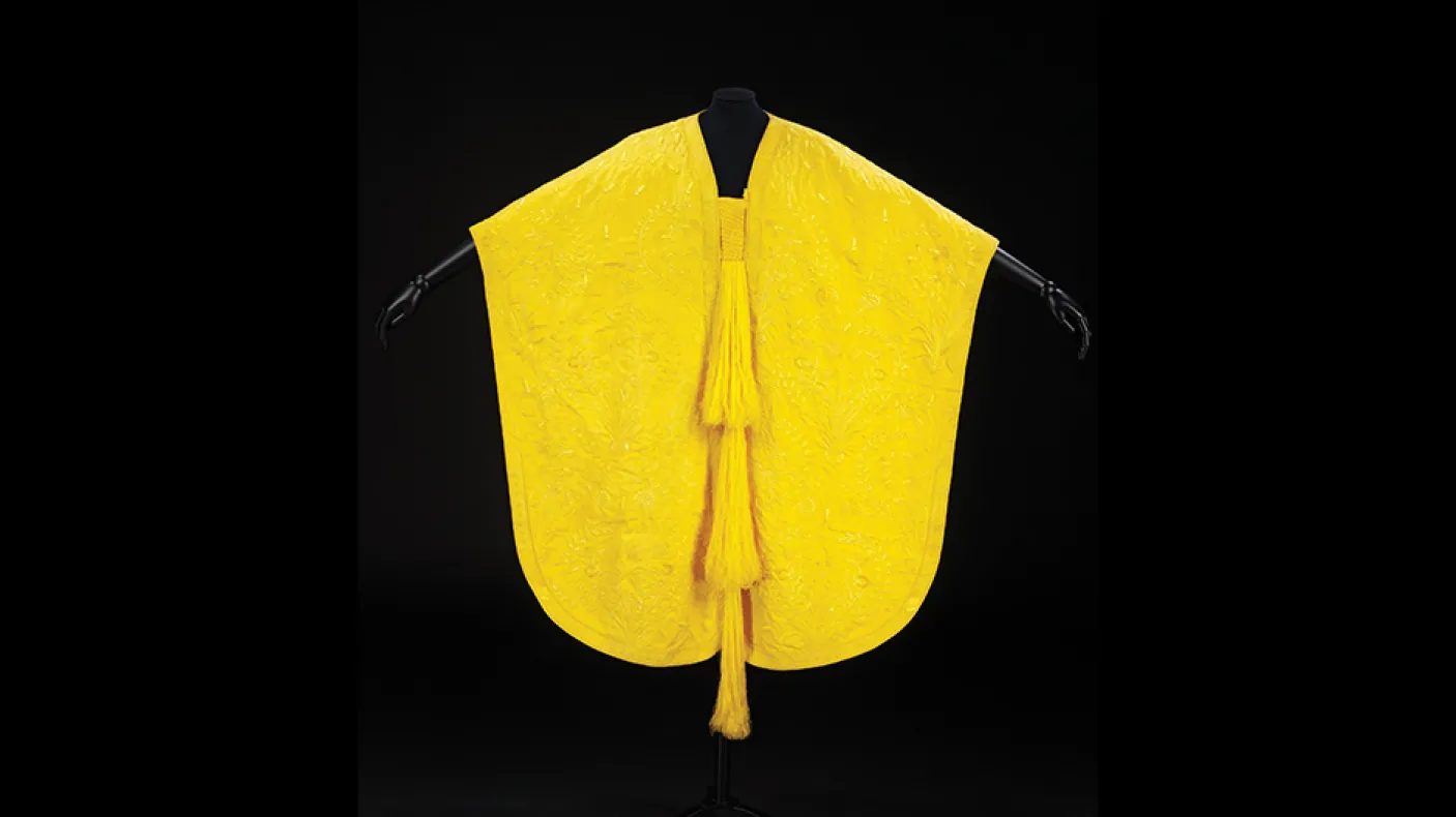 Cape jaune en soie d'araignée dorée
