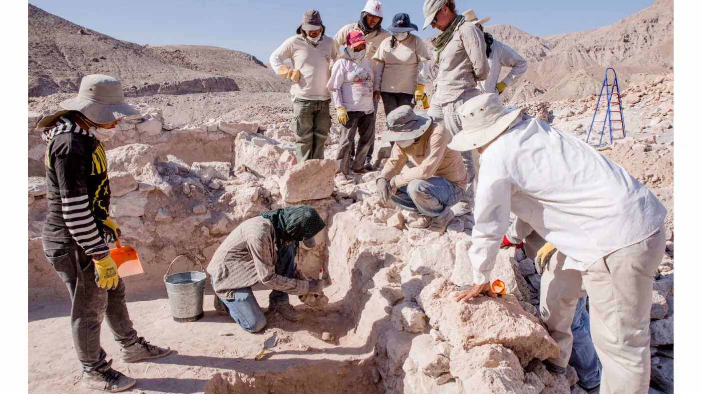 Travail de terrain du ROM pendant la saison 2016 à Quilcapampa. Le ROM a travaillé sur le site de 2013 à 2017 avec une équipe internationale du Pérou, des États-Unis et du Canada.