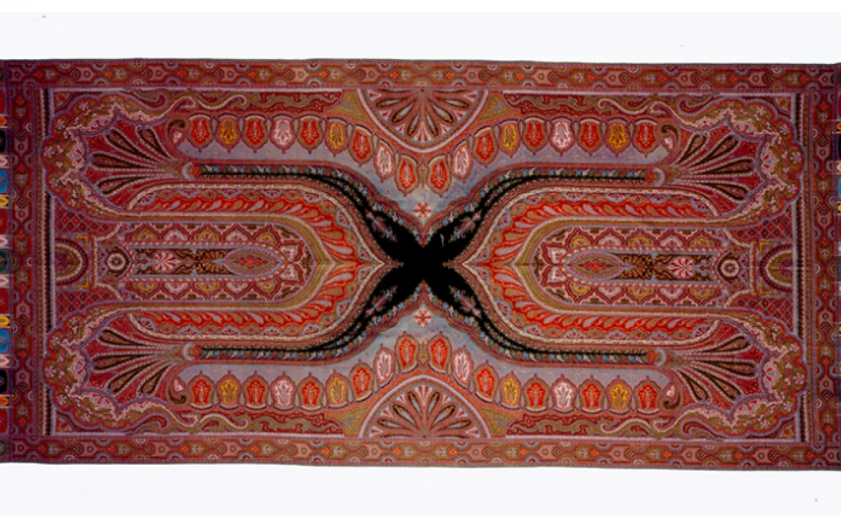 Woman's paisley shawl. Scotland. 1865-1870. 921.16.6.
