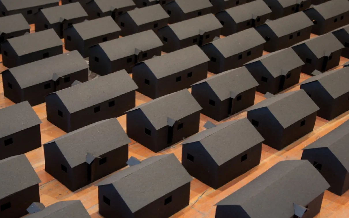 Gros plan sur les cabanes (Steven Nunoda).