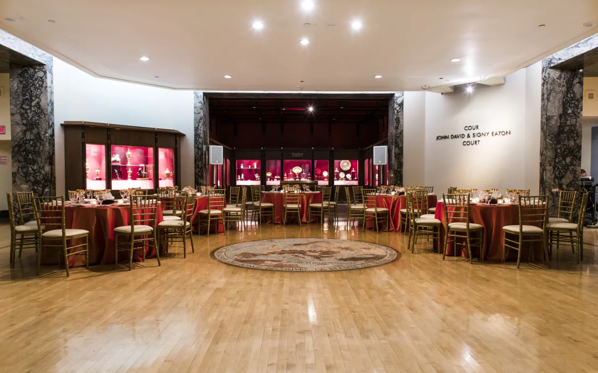 Cour John David & Signy Eaton au Musée royal de l'Ontario
