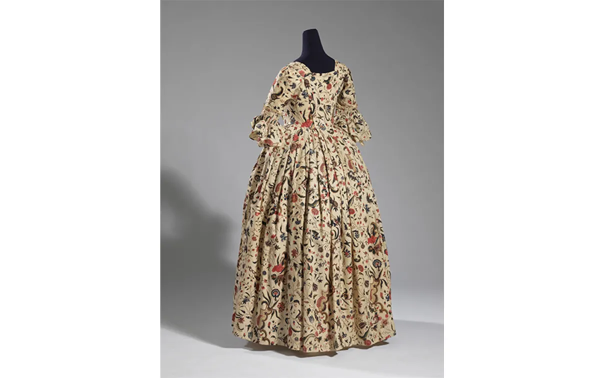 Robe anglaise en chintz indien des années 1740.