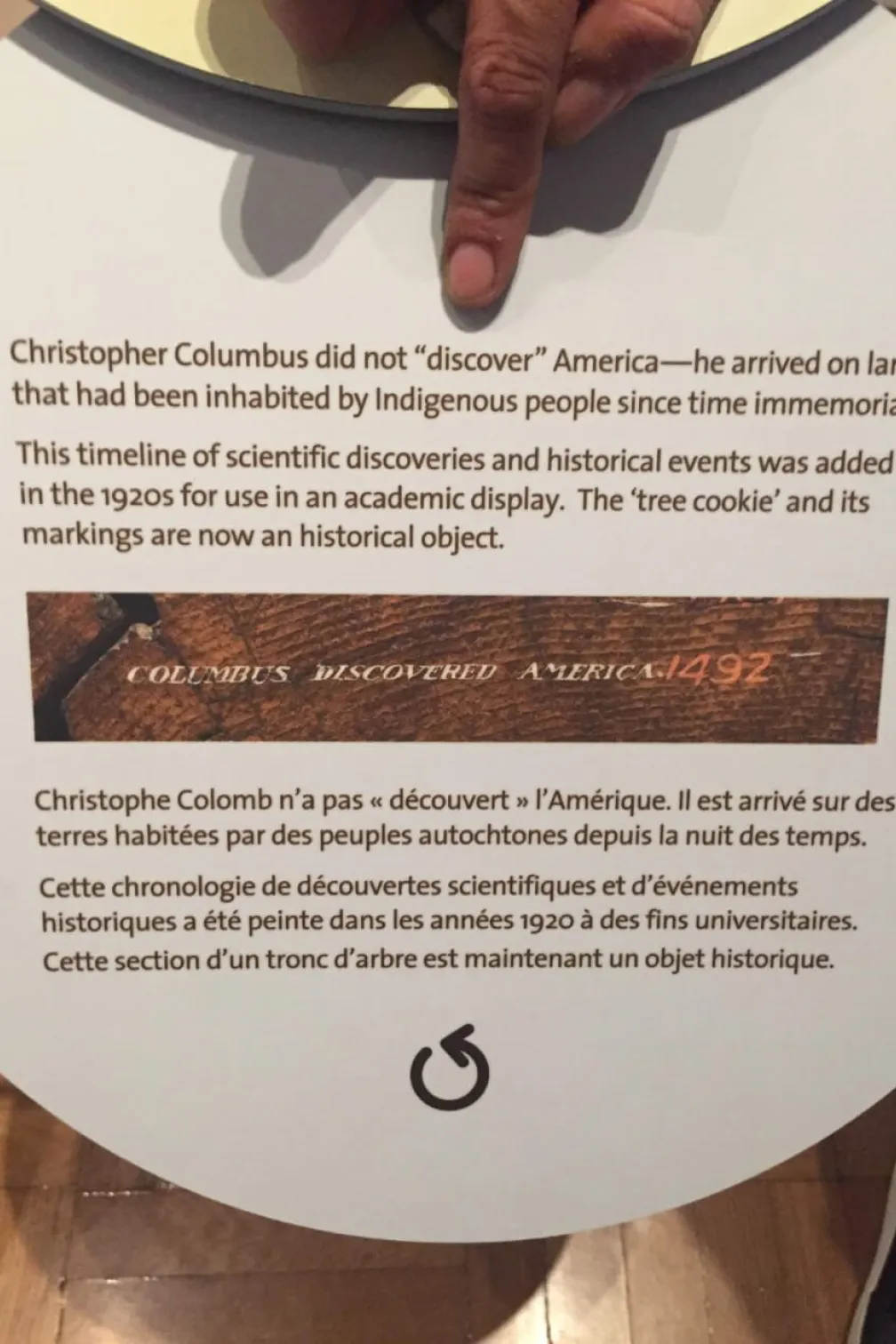 étiquette décrivant la découverte de Christopher Columbu.